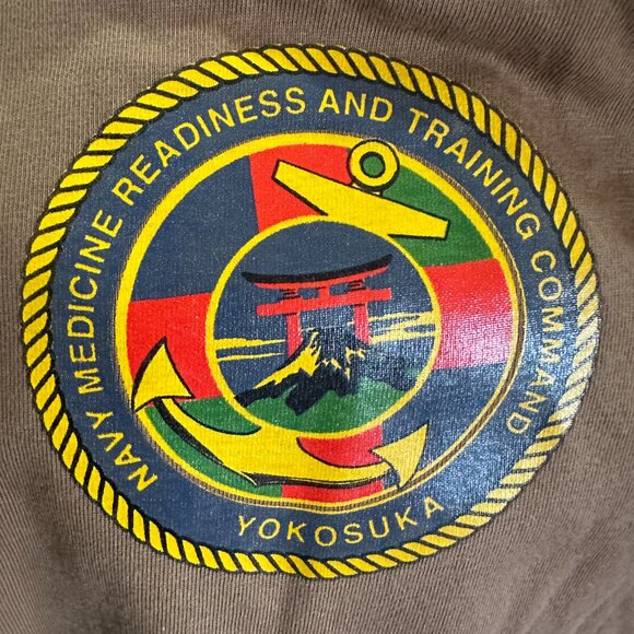 Navy Readiness & Training Command Yokosuka Men's Brown Shirt XL Perseverance Thr - Picture 2 of 5